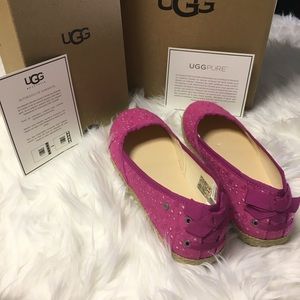 NIB LACE up Authentic Ugg slip on sneakers